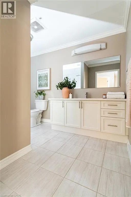 81 ROBINSON Street Unit# 203, #203