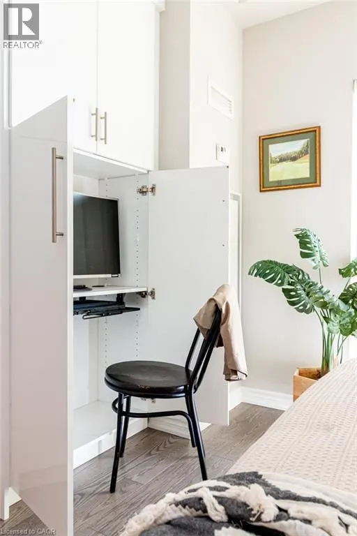 81 ROBINSON Street Unit# 203, #203