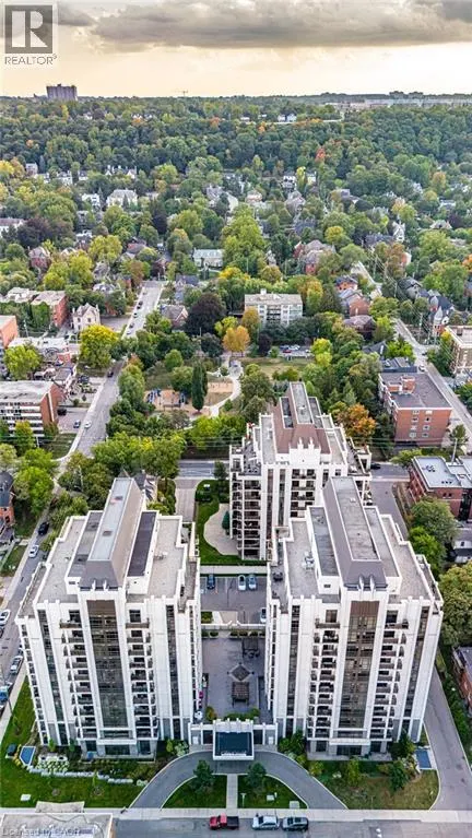 81 ROBINSON Street Unit# 203, #203