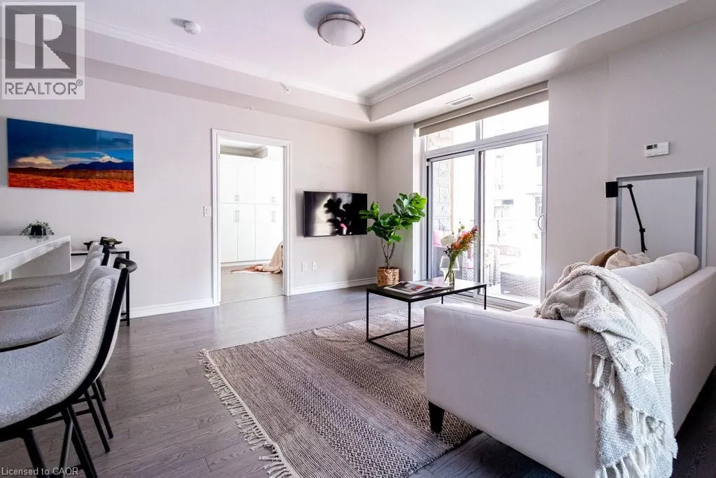 81 ROBINSON Street Unit# 203, #203