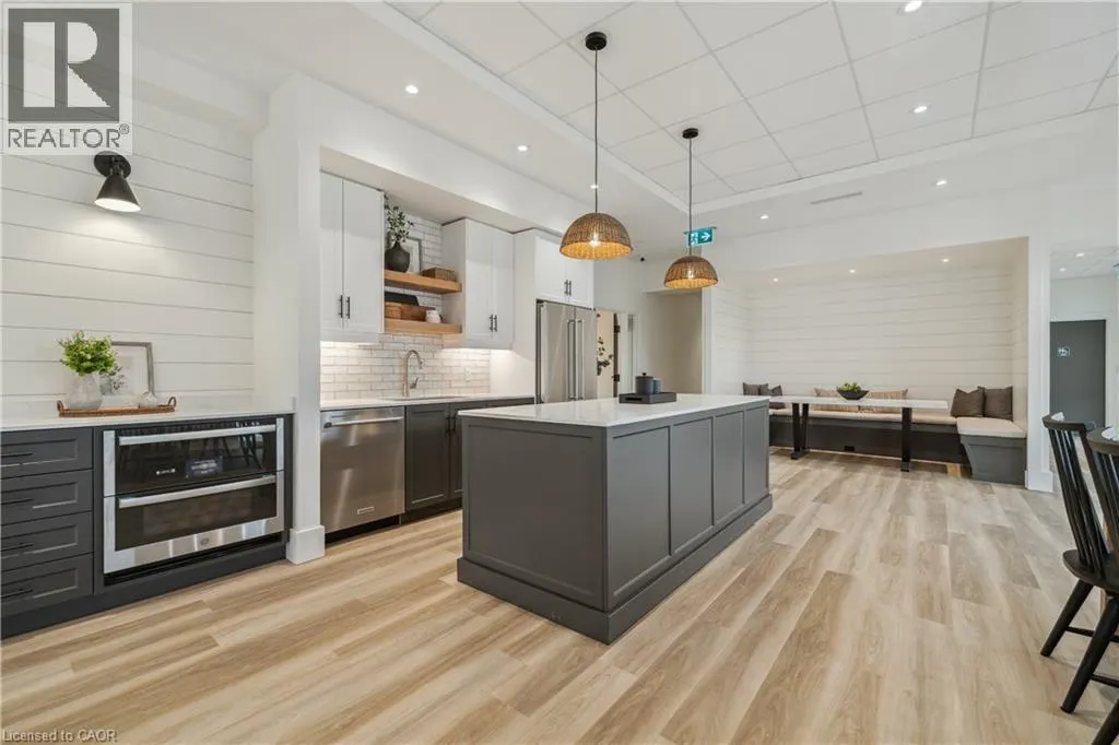 18 SOUTH COAST Circle