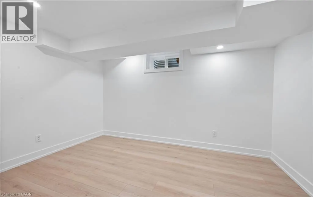 105 LILACSIDE Drive