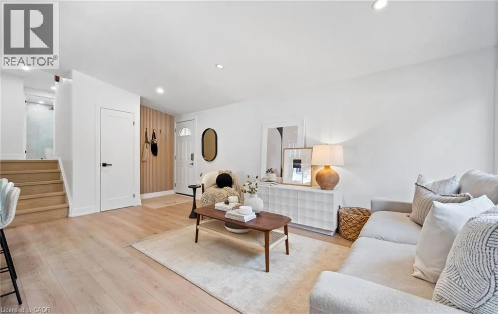 105 LILACSIDE Drive