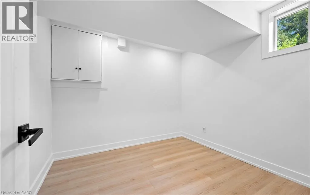 105 LILACSIDE Drive