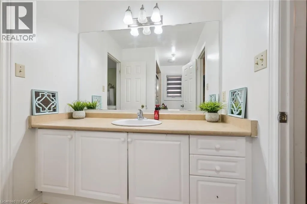 38 CAPE DORSET Crescent