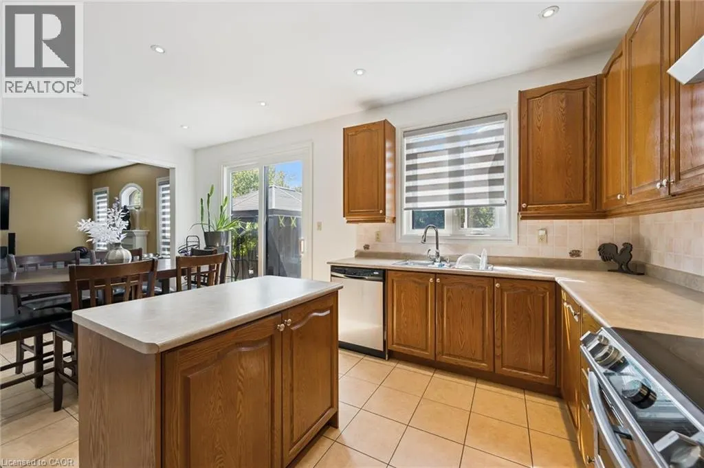38 CAPE DORSET Crescent