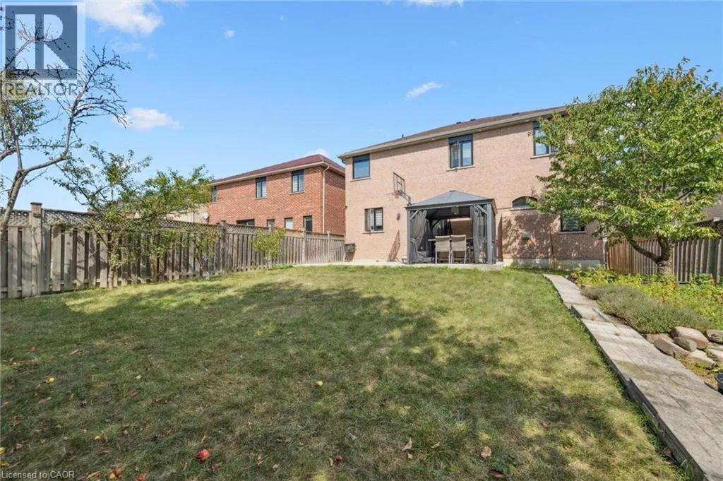 38 CAPE DORSET Crescent