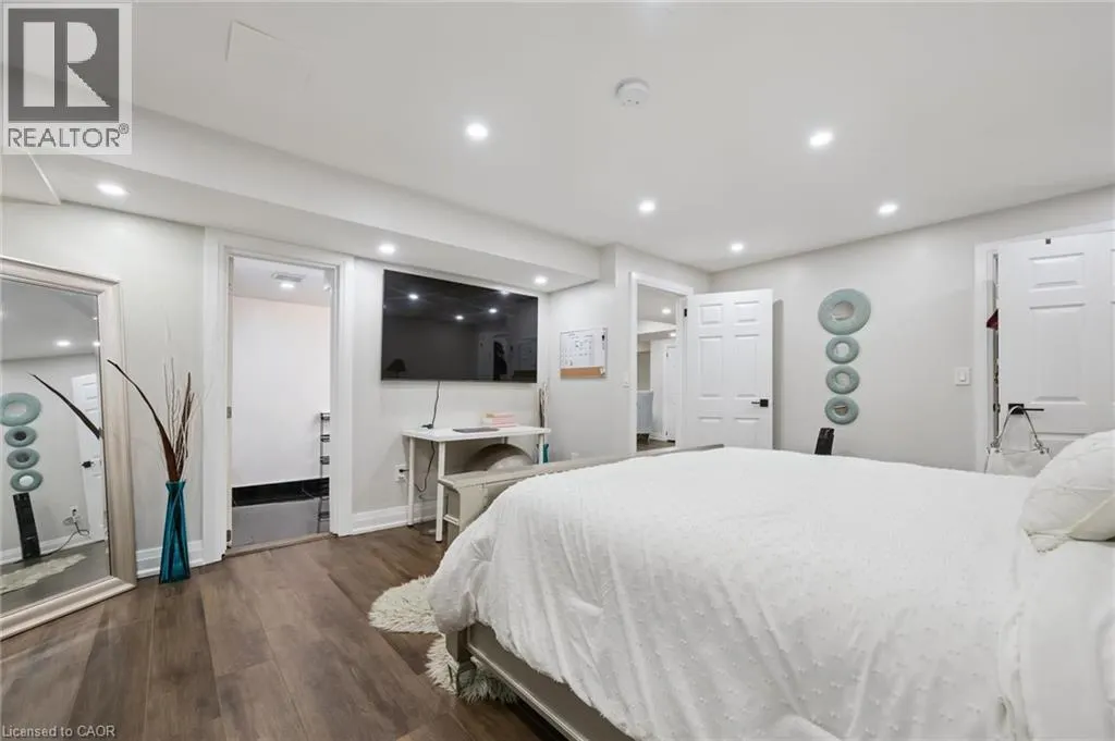 38 CAPE DORSET Crescent