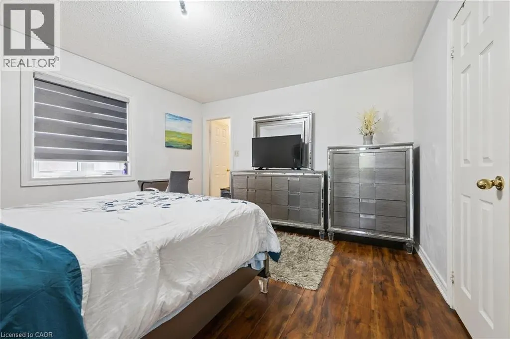 38 CAPE DORSET Crescent