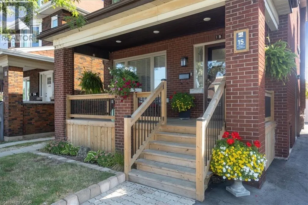 15 OTTAWA Street S