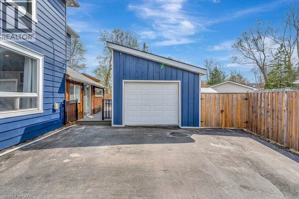 102 POPLAR Avenue
