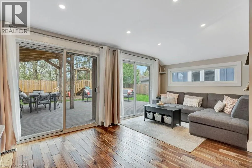 102 POPLAR Avenue