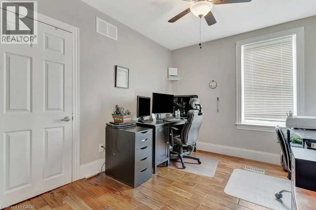 102 POPLAR Avenue