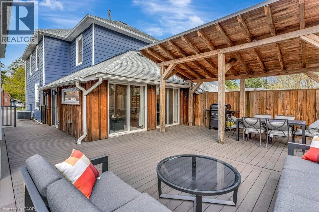 102 POPLAR Avenue