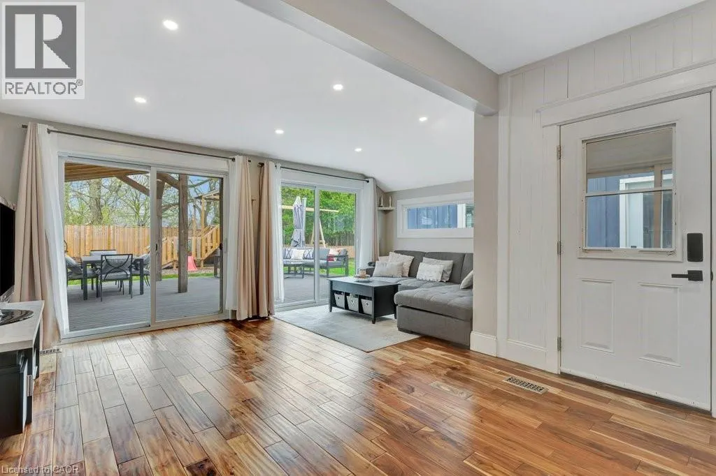 102 POPLAR Avenue