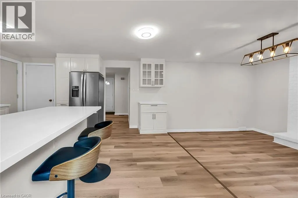 494 KORTRIGHT Road W