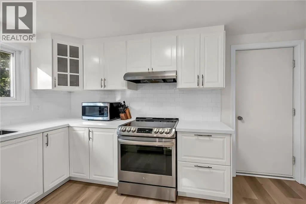 494 KORTRIGHT Road W