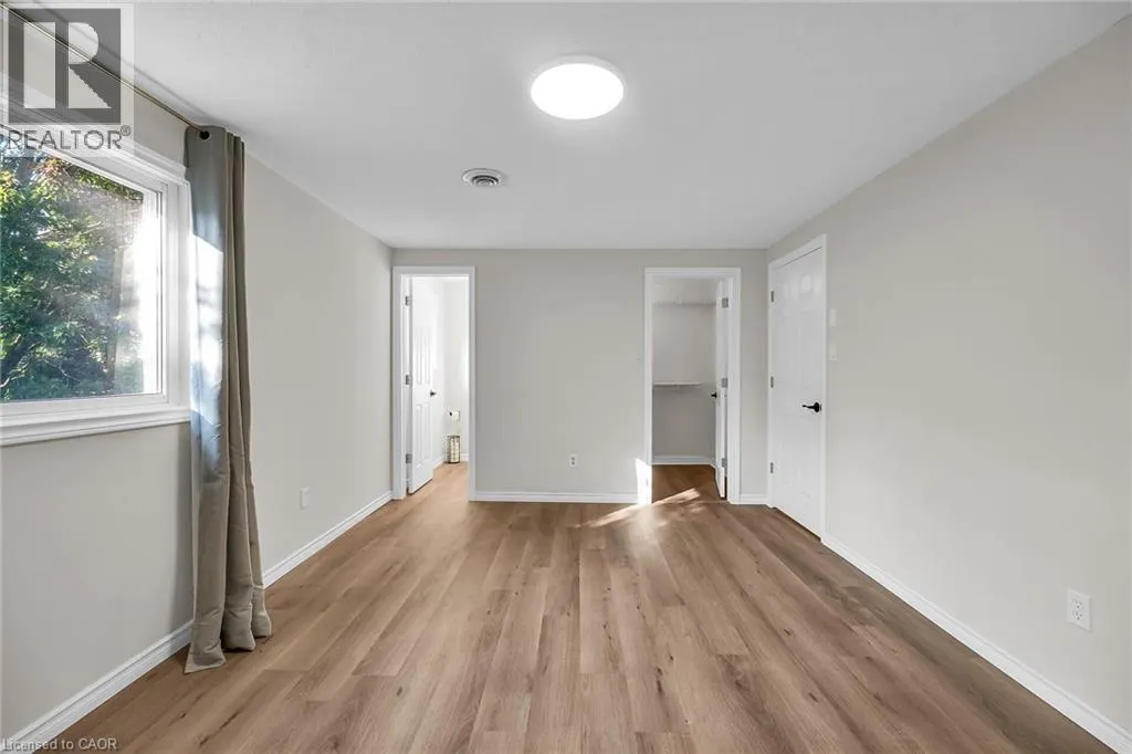 494 KORTRIGHT Road W