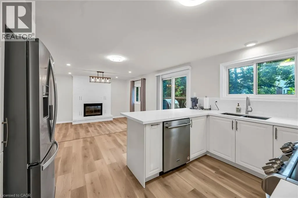 494 KORTRIGHT Road W