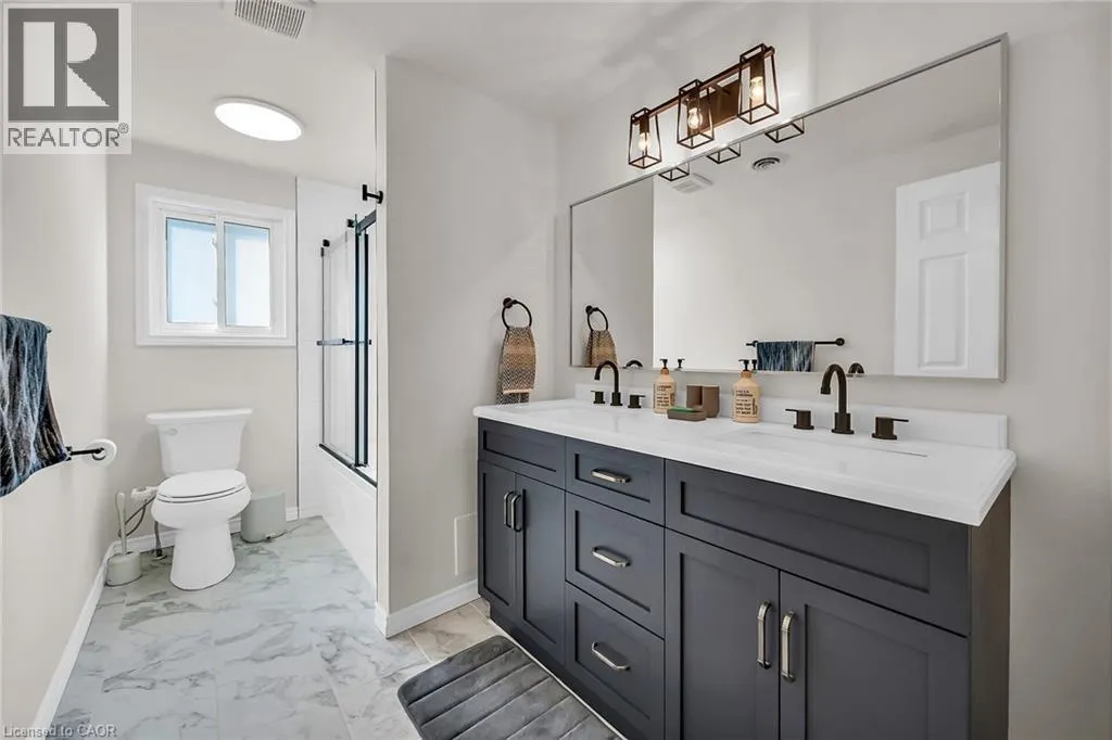 494 KORTRIGHT Road W