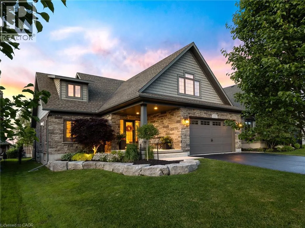 112 RUBY'S Crescent