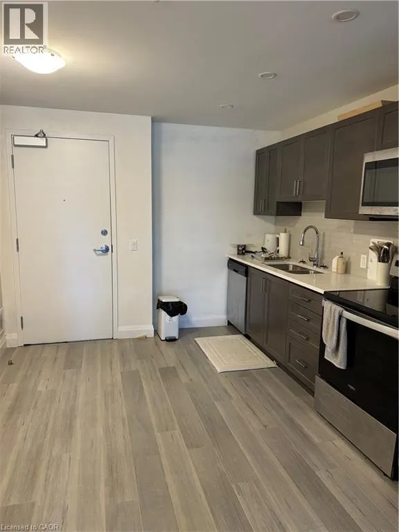 5 WAKE ROBIN Drive Unit# 118, #118