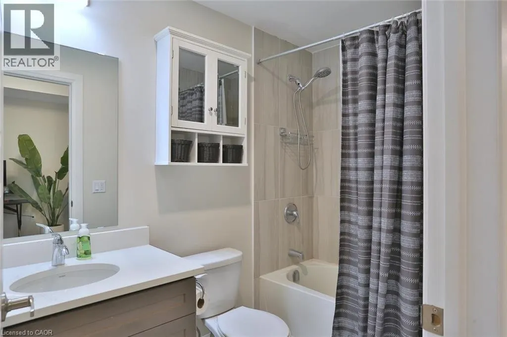 5 WAKE ROBIN Drive Unit# 118, #118