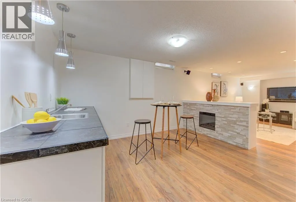 43 WINDING Way