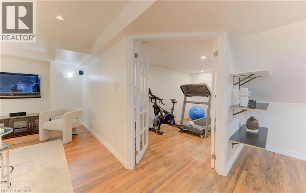 43 WINDING Way