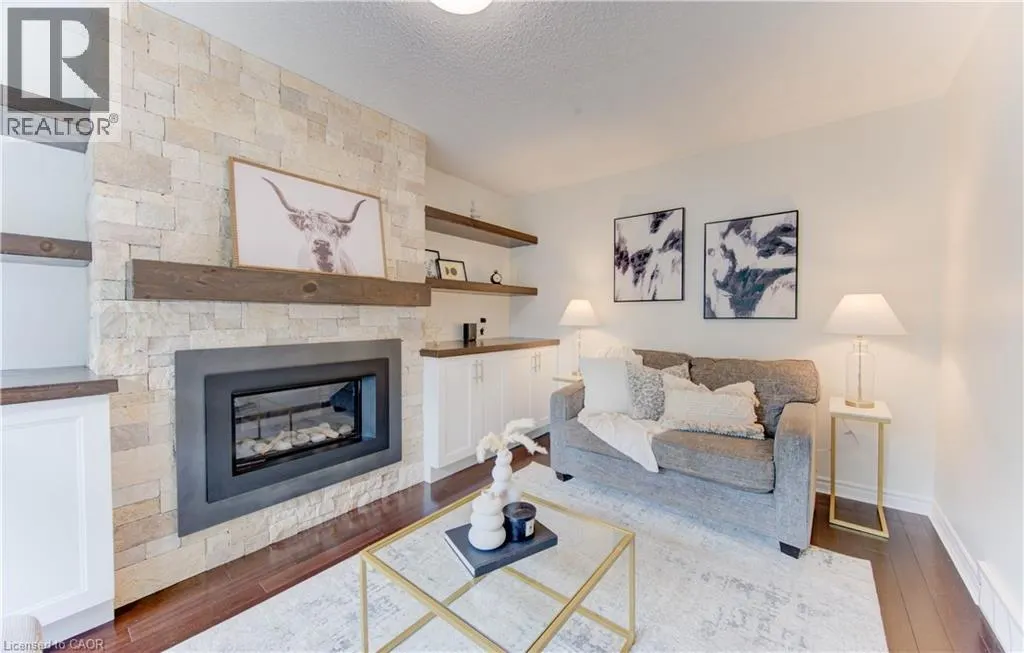 43 WINDING Way