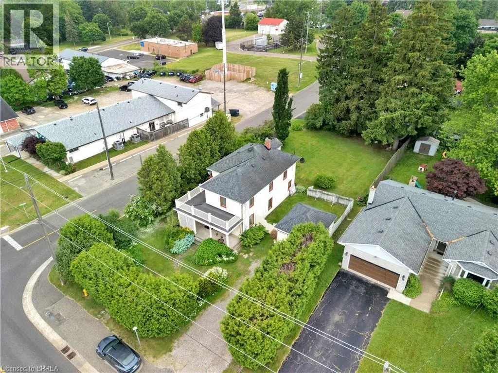 13 MAIN Street N