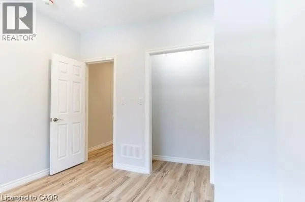 45 FAIRLEIGH Avenue N Unit# 1, #1