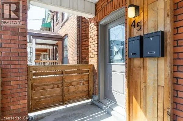 45 FAIRLEIGH Avenue N Unit# 1, #1