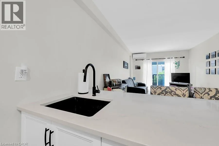 141 CATHARINE Street S Unit# 102, #102
