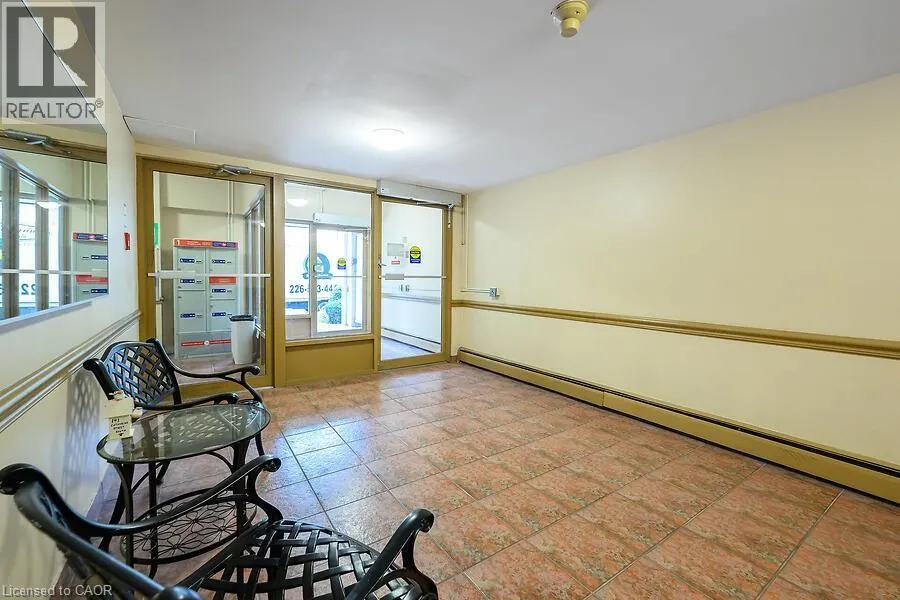 141 CATHARINE Street S Unit# 102, #102
