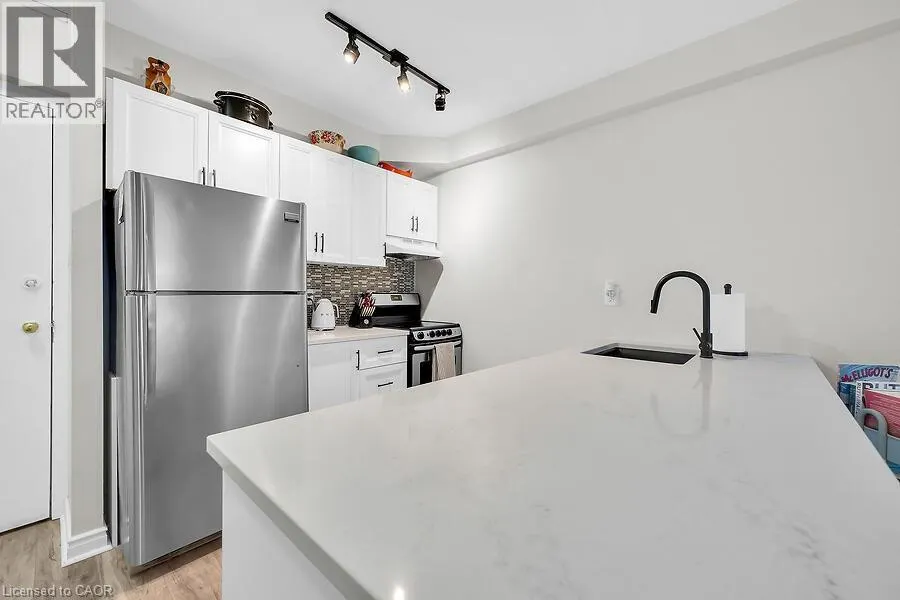 141 CATHARINE Street S Unit# 102, #102