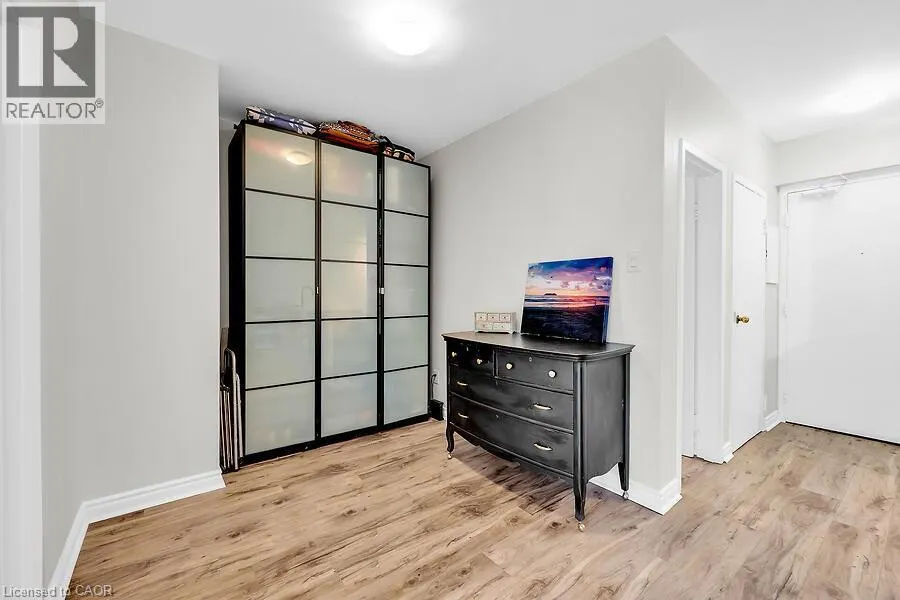 141 CATHARINE Street S Unit# 102, #102
