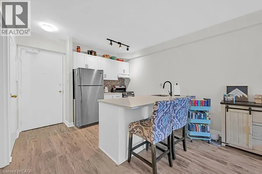 141 CATHARINE Street S Unit# 102, #102