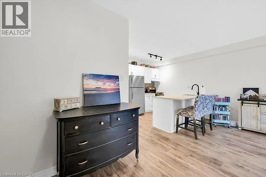 141 CATHARINE Street S Unit# 102, #102
