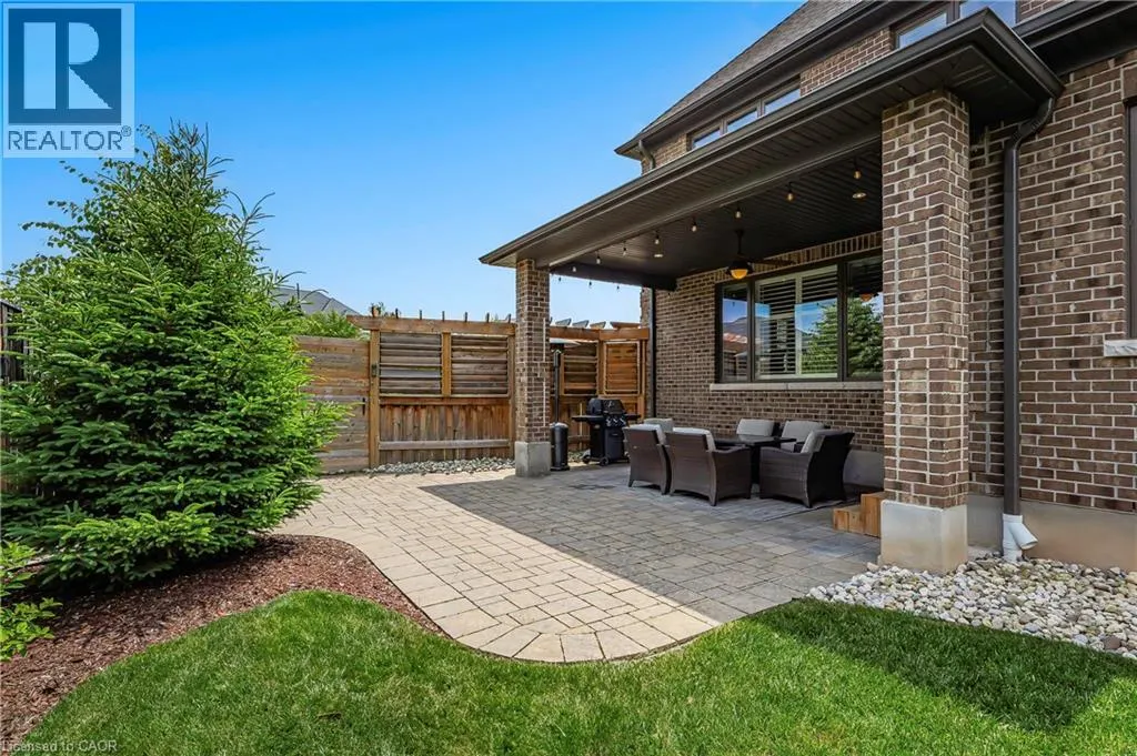 546 MANOR RIDGE Crescent