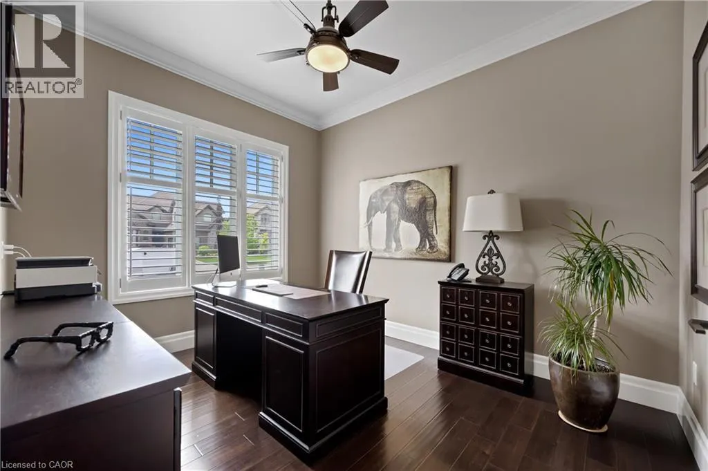 546 MANOR RIDGE Crescent
