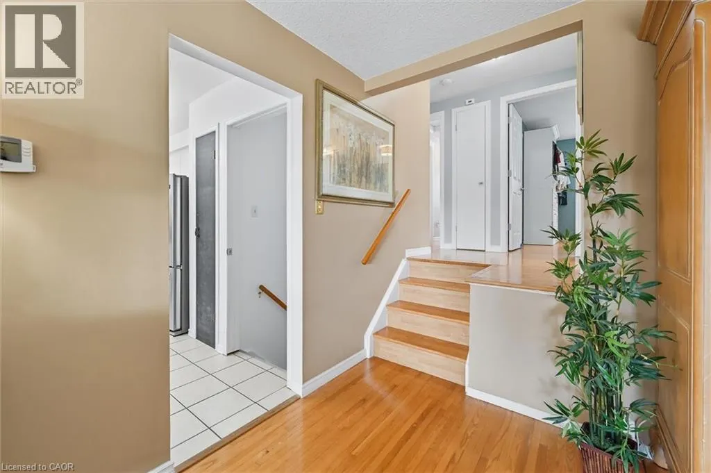 78 GARDINER Drive