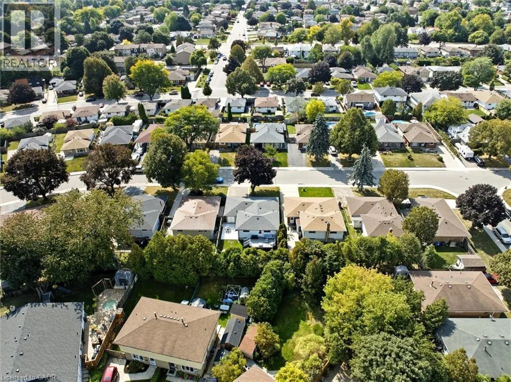 78 GARDINER Drive