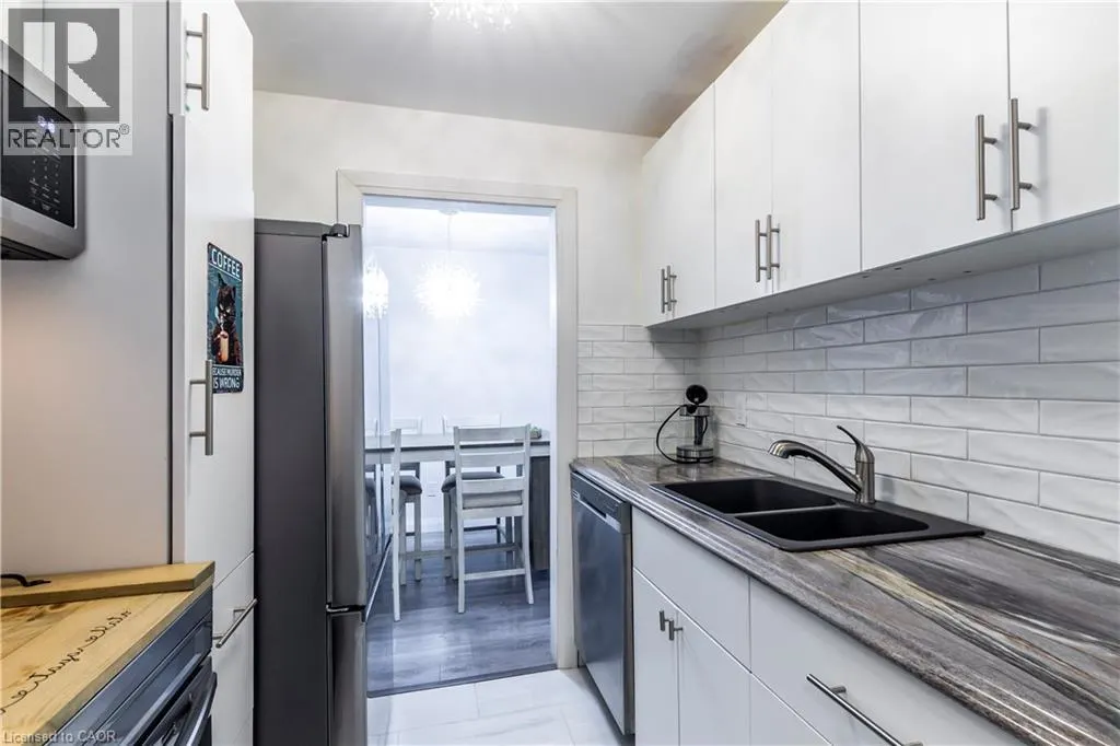 136 CONWAY Drive Unit# 3, #3
