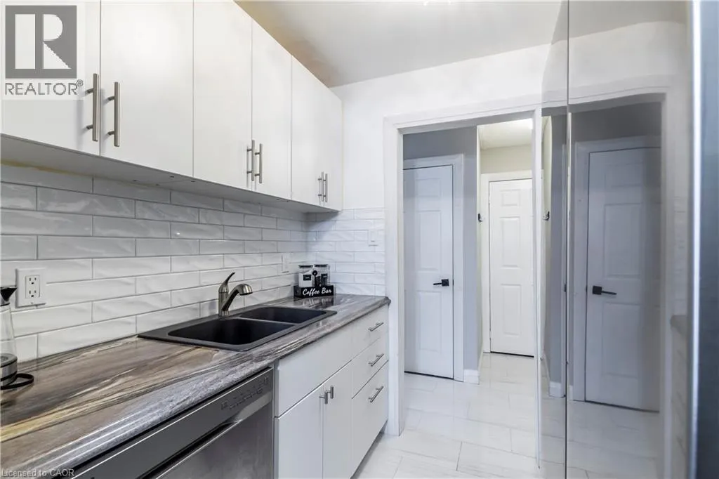 136 CONWAY Drive Unit# 3, #3