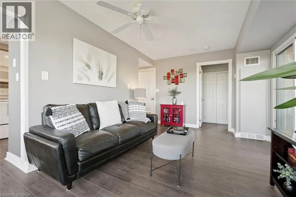 237 KING Street W Unit# 703, #703