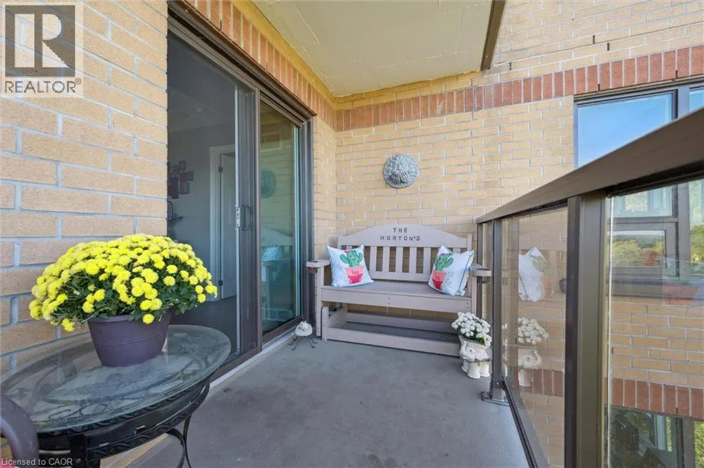 237 KING Street W Unit# 703, #703