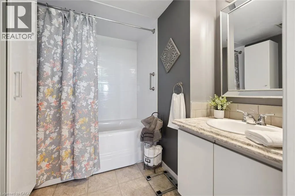 237 KING Street W Unit# 703, #703
