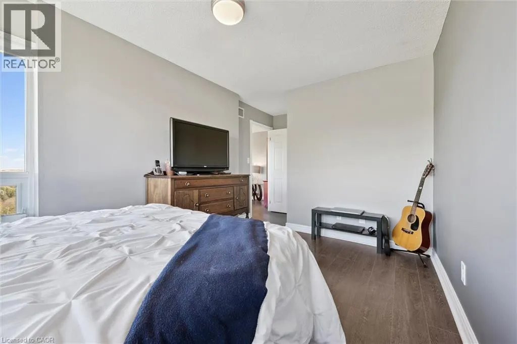 237 KING Street W Unit# 703, #703