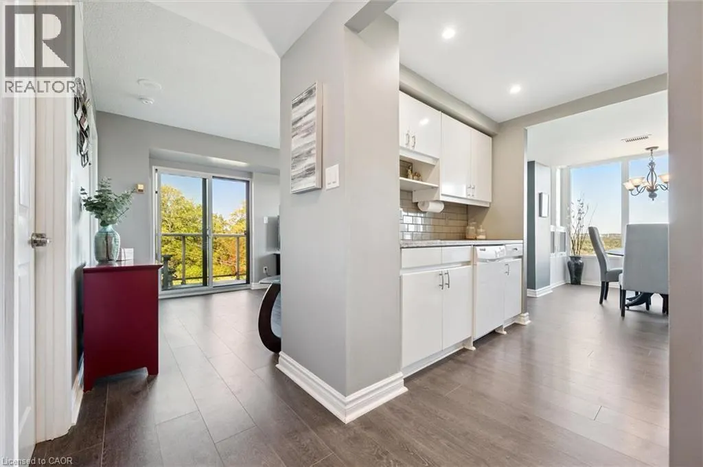 237 KING Street W Unit# 703, #703